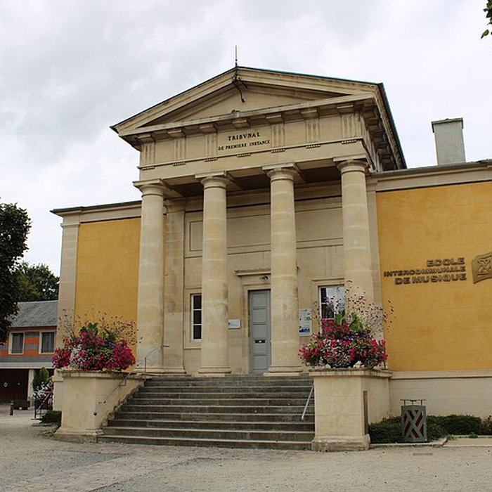 Photo de Tribunal de Pont-lÉvêque
