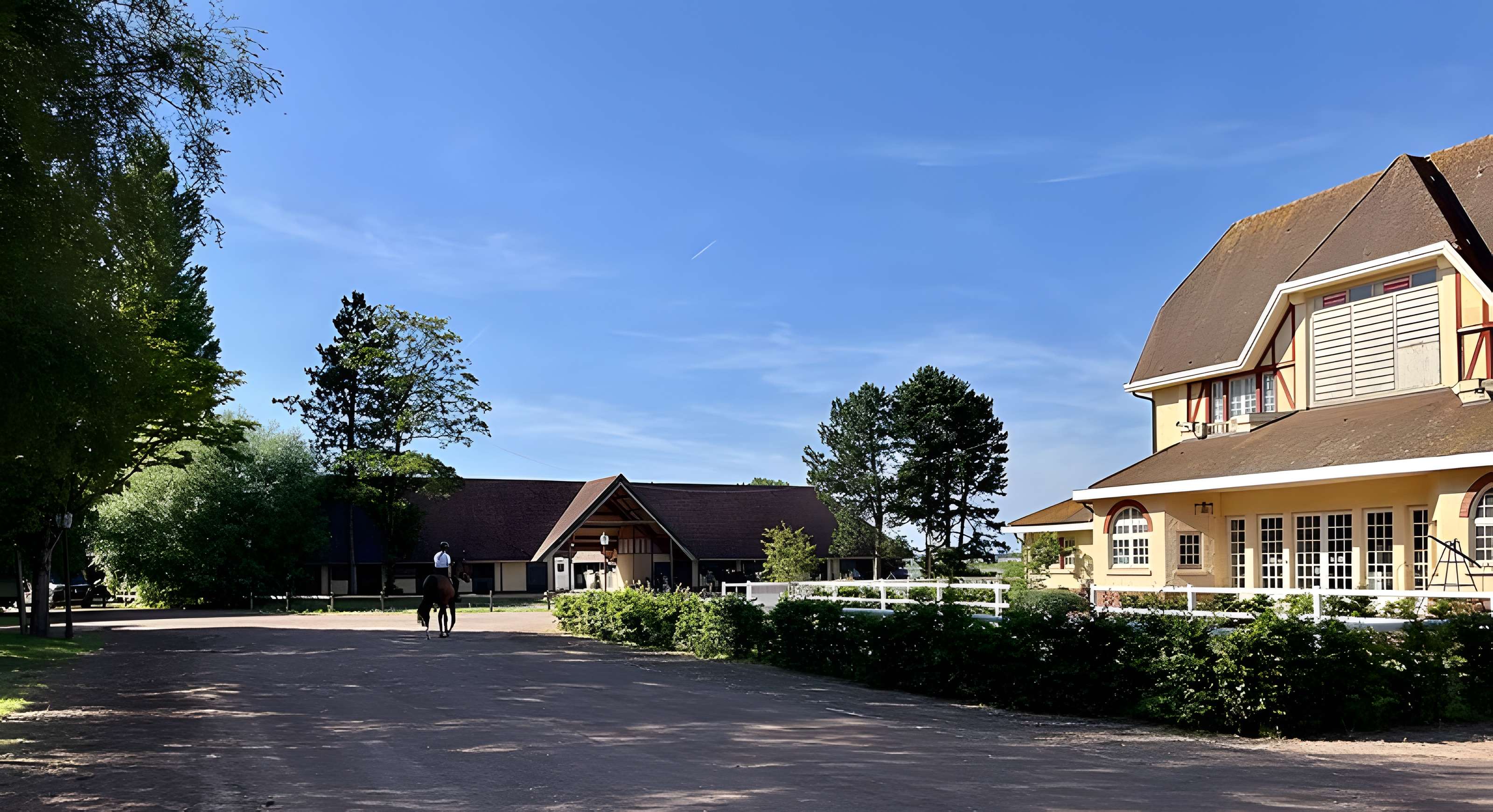 Tribunes de l'hippodrome de la Canche au Touquet-Paris-Plage