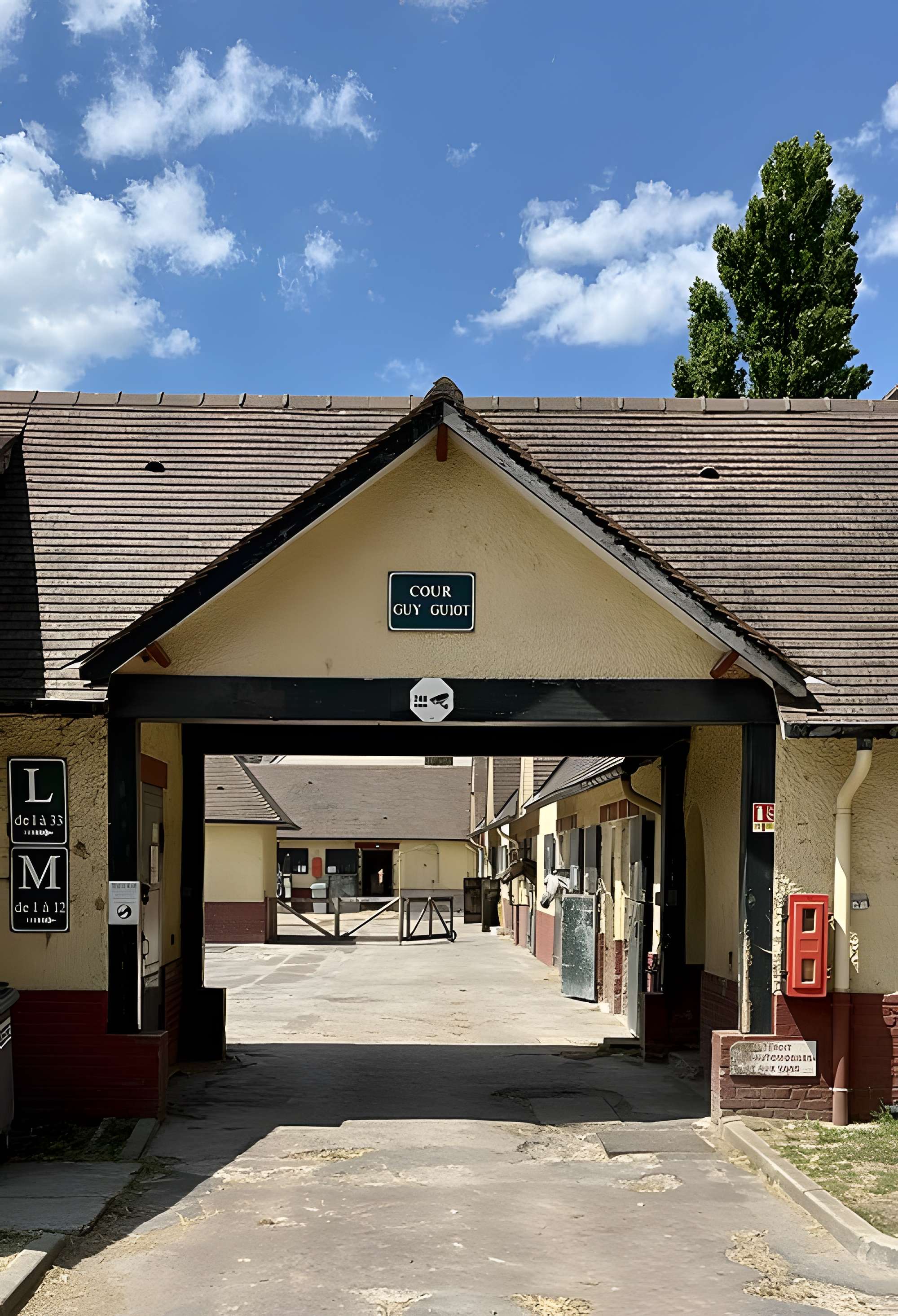 Tribunes de l'hippodrome de la Canche au Touquet-Paris-Plage