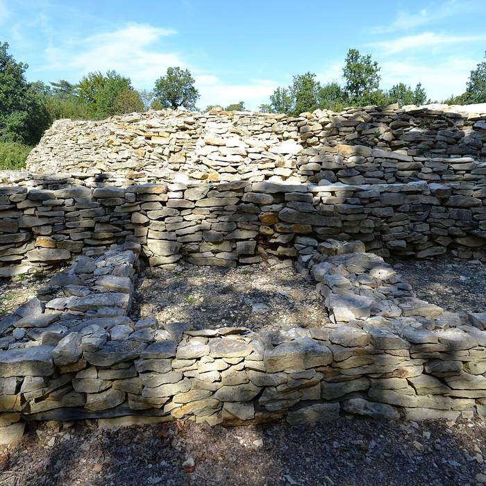 Photo de Tumulus de Pairé à Prissé-la-Charrière