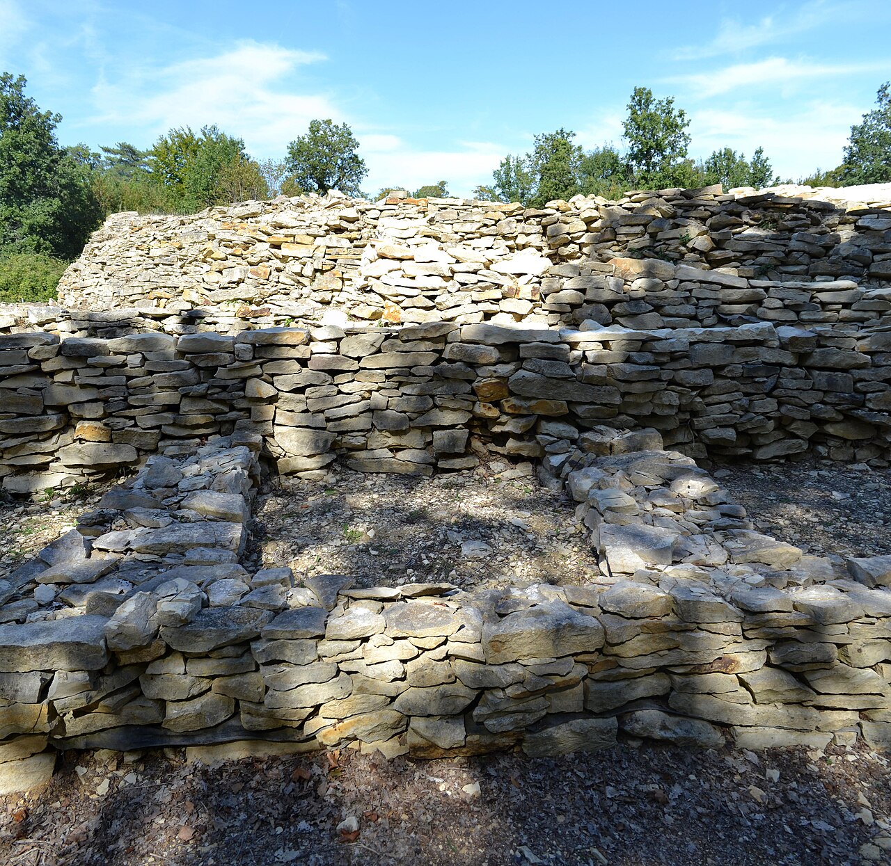 Tumulus de Pairé à Prissé-la-Charrière