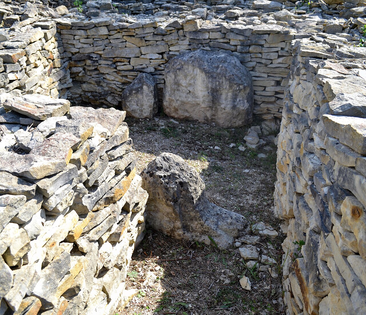 Tumulus de Pairé à Prissé-la-Charrière