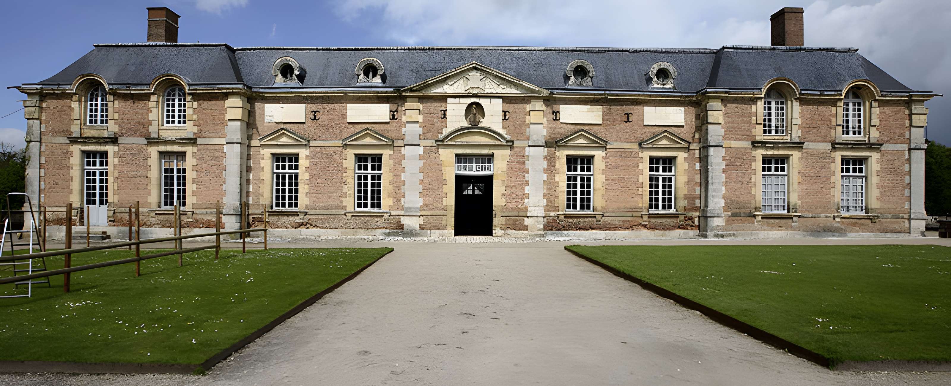 Château de la Ferté-Saint-Aubin