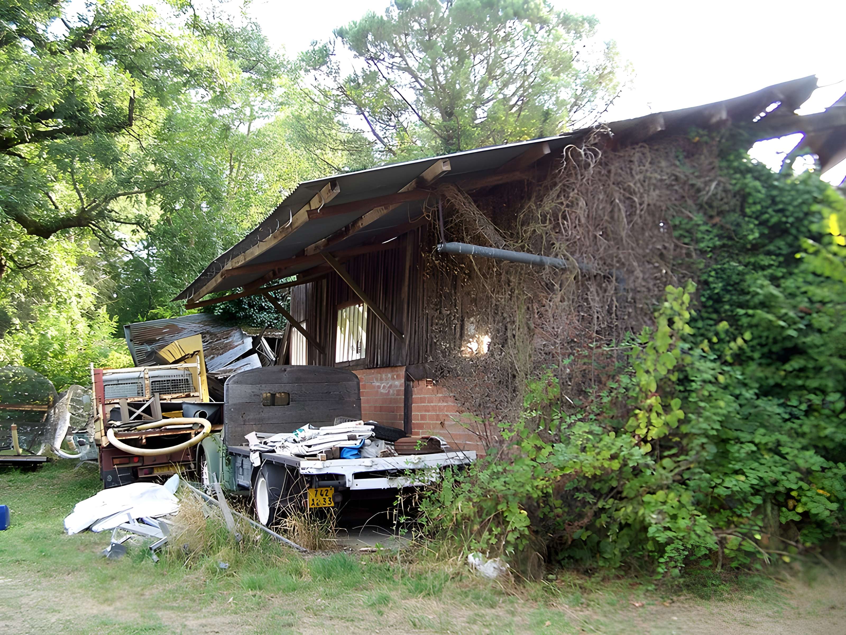 Usine de distillation de produits résineux à Saint-Symphorien
