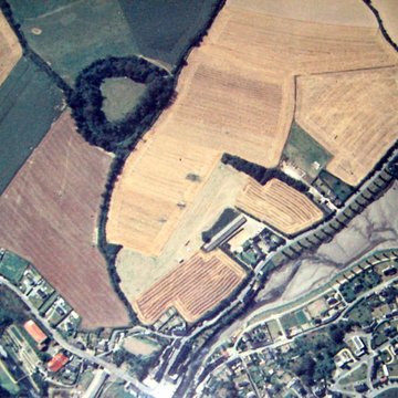 Vestiges du camp antique du Castel Dû à Langoat
