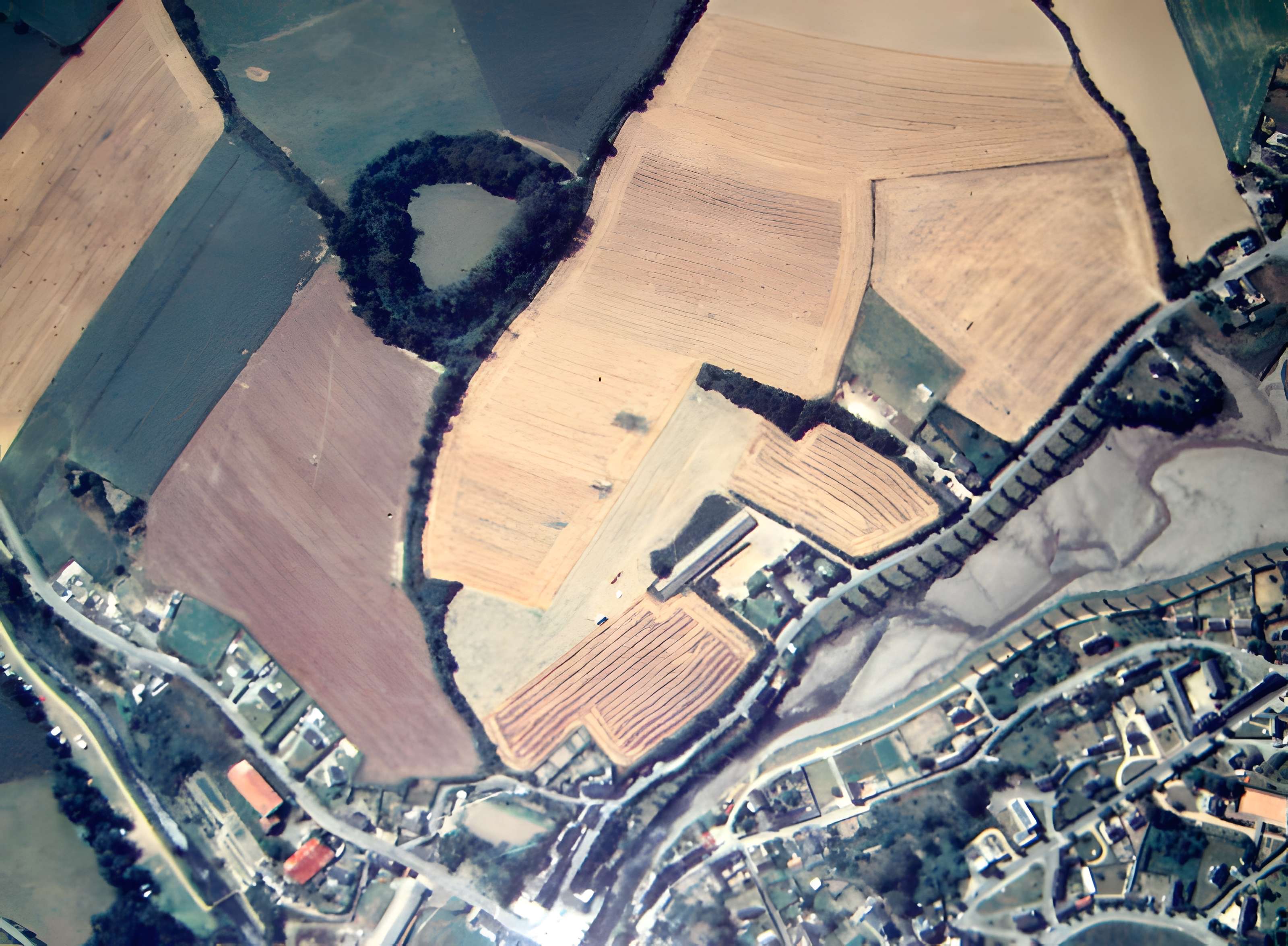 Vestiges du camp antique du Castel Dû à Langoat