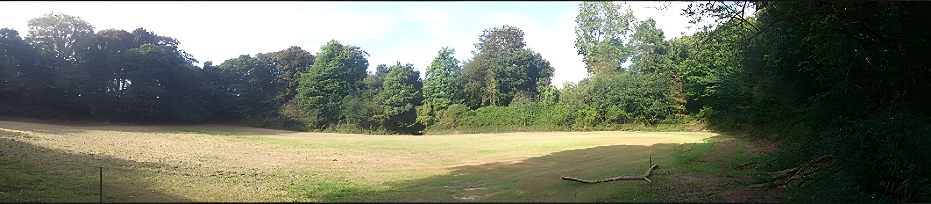 Vestiges du camp antique du Castel Dû à Langoat