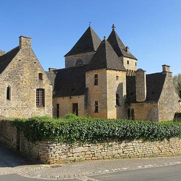 Vieux château de Saint-Geniès