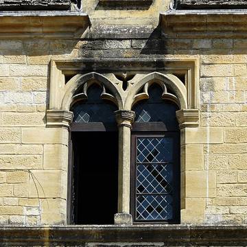 Vieux château de Saint-Geniès