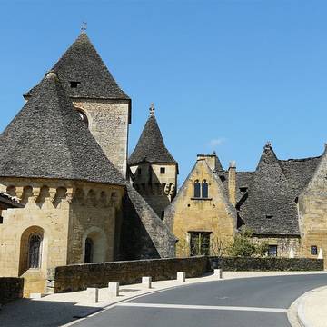 Vieux château de Saint-Geniès