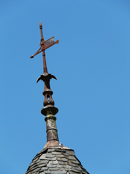 Vieux château de Saint-Geniès