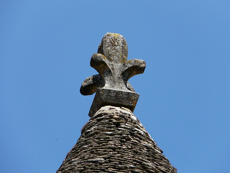 Vieux château de Saint-Geniès