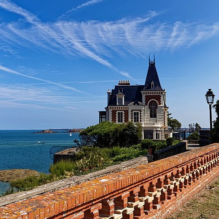 Photo de Villa Les Roches Brunes à Dinard