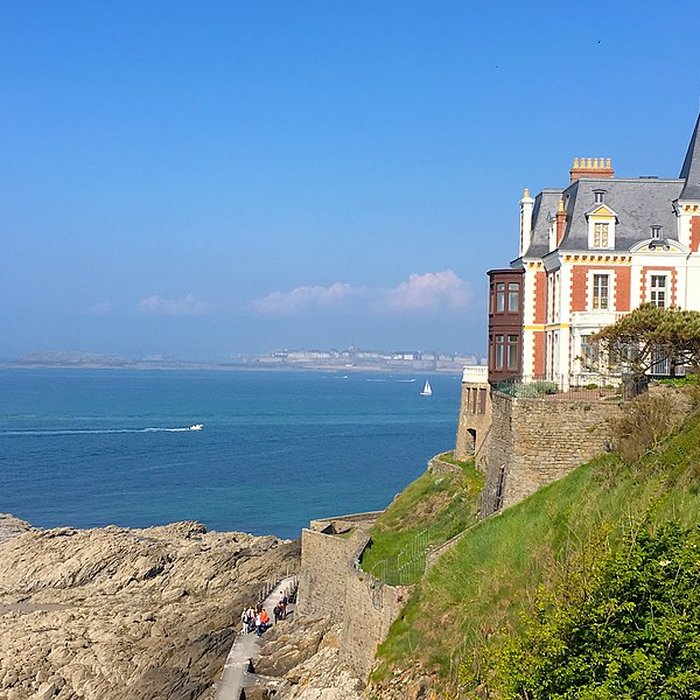 Photo de Villa Les Roches Brunes à Dinard