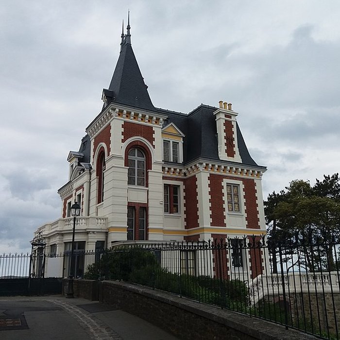 Photo de Villa Les Roches Brunes à Dinard