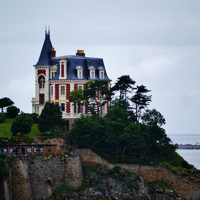 Photo de Villa Les Roches Brunes à Dinard