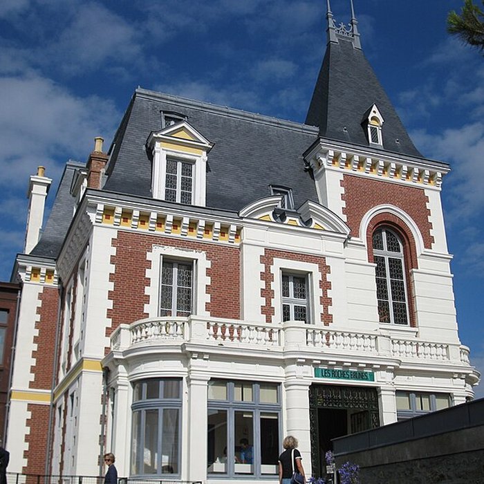 Photo de Villa Les Roches Brunes à Dinard