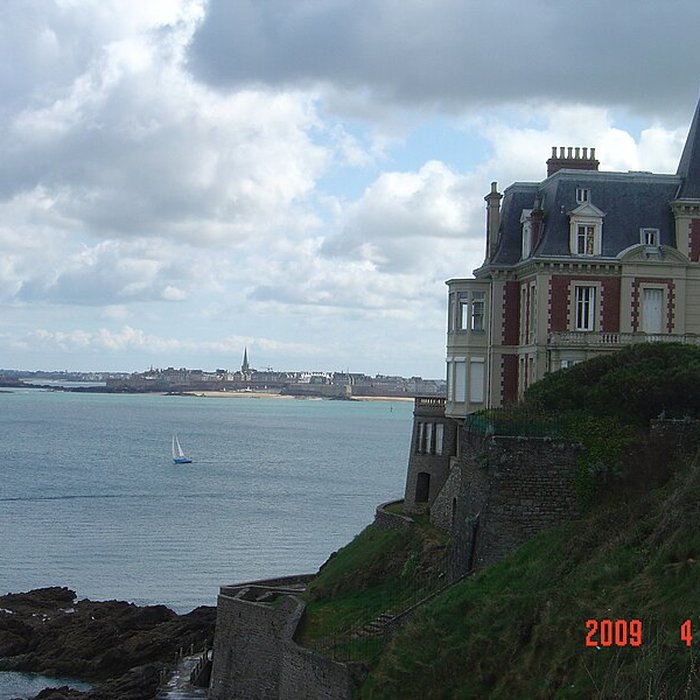 Photo de Villa Les Roches Brunes à Dinard