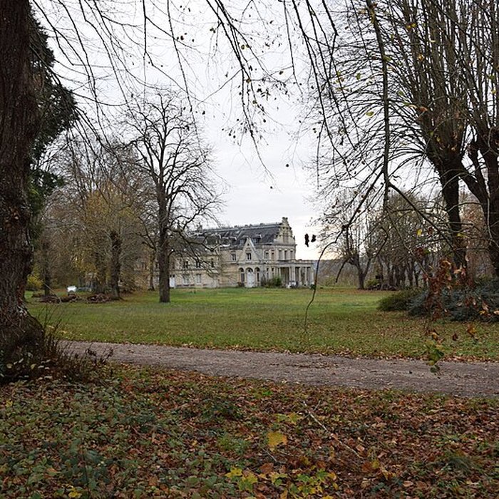 Photo de Château de la Madeleine à Pressagny-lOrgueilleux