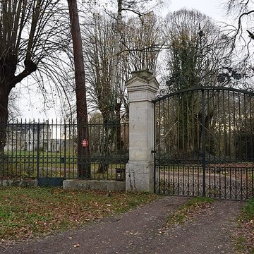 Château de la Madeleine à Pressagny-lOrgueilleux