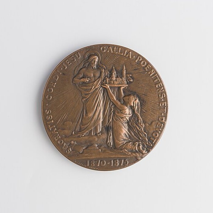 Photo de Basilique du Sacré-Coeur, ses annexes et le square Louise-Michel