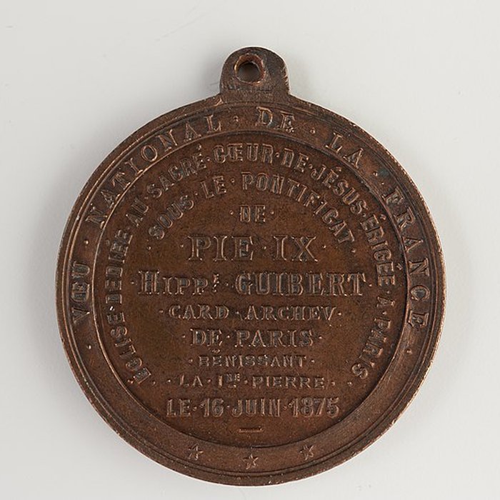 Photo de Basilique du Sacré-Coeur, ses annexes et le square Louise-Michel