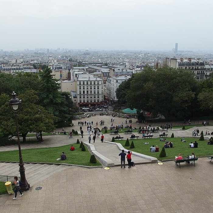 Photo de Basilique du Sacré-Coeur, ses annexes et le square Louise-Michel