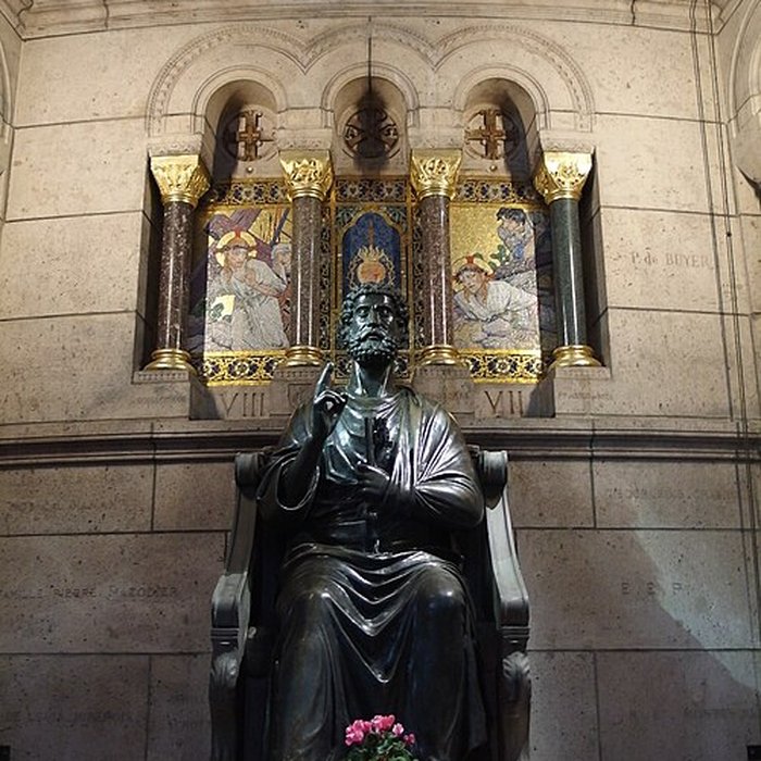 Photo de Basilique du Sacré-Coeur, ses annexes et le square Louise-Michel