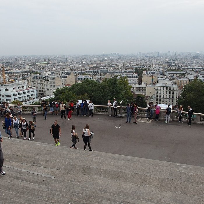 Photo de Basilique du Sacré-Coeur, ses annexes et le square Louise-Michel