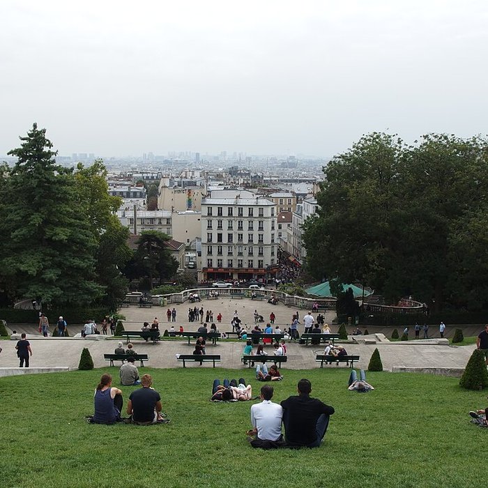 Photo de Basilique du Sacré-Coeur, ses annexes et le square Louise-Michel