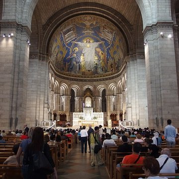 Basilique du Sacré-Coeur, ses annexes et le square Louise-Michel