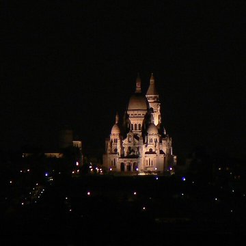 Basilique du Sacré-Coeur, ses annexes et le square Louise-Michel