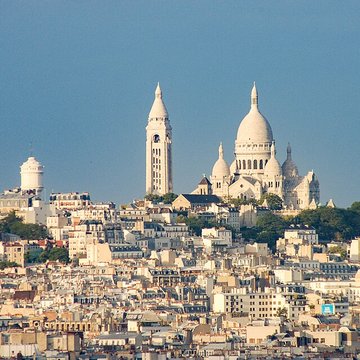 Basilique du Sacré-Coeur, ses annexes et le square Louise-Michel