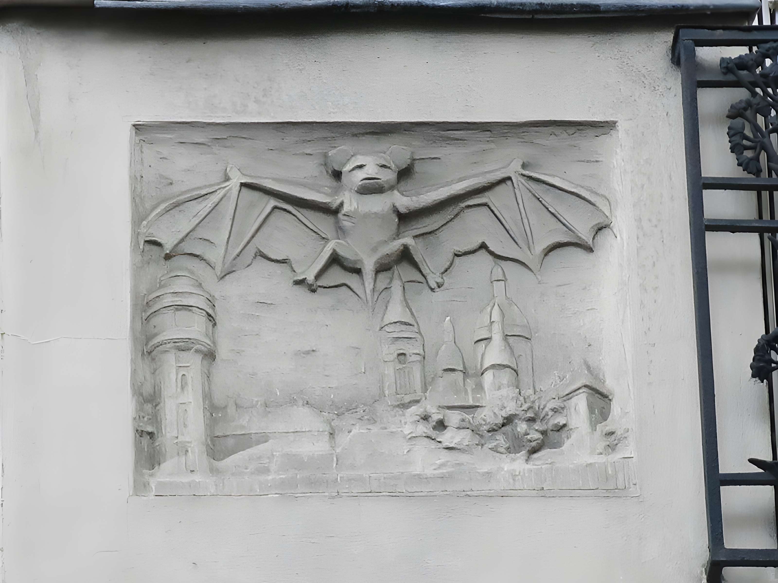 Basilique du Sacré-Coeur, ses annexes et le square Louise-Michel