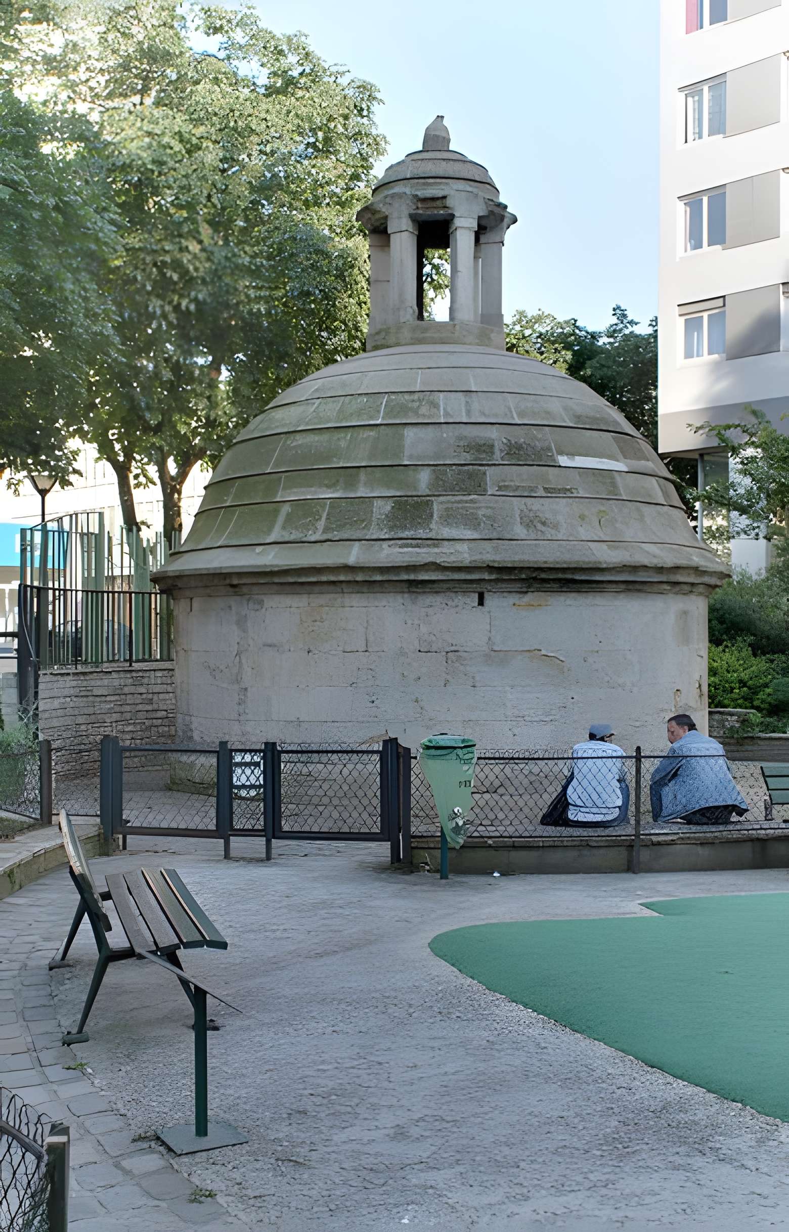 Regard de la Lanterne - Paris 19ème 