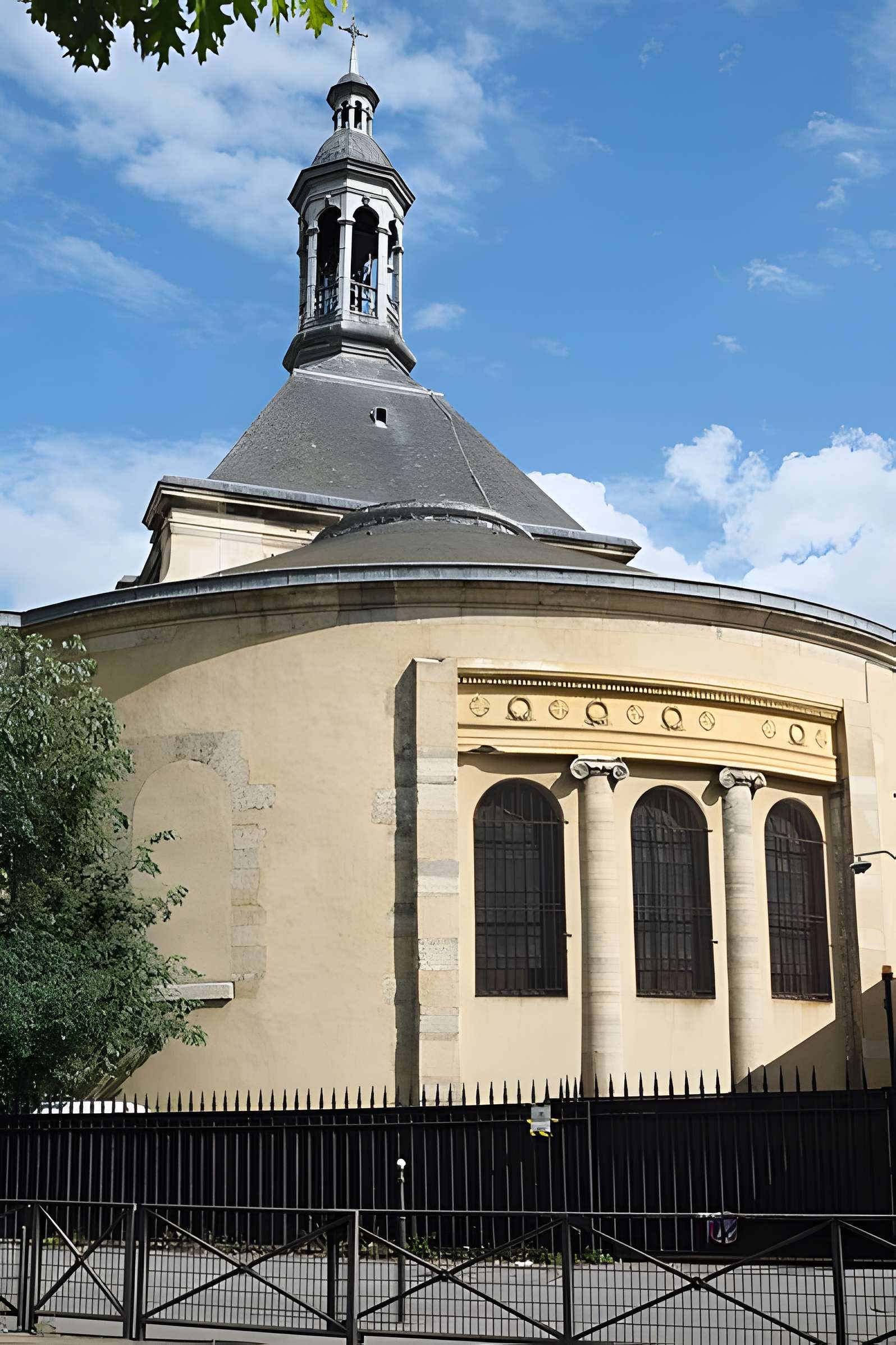 Église Sainte-Élisabeth-de-Hongrie à Paris