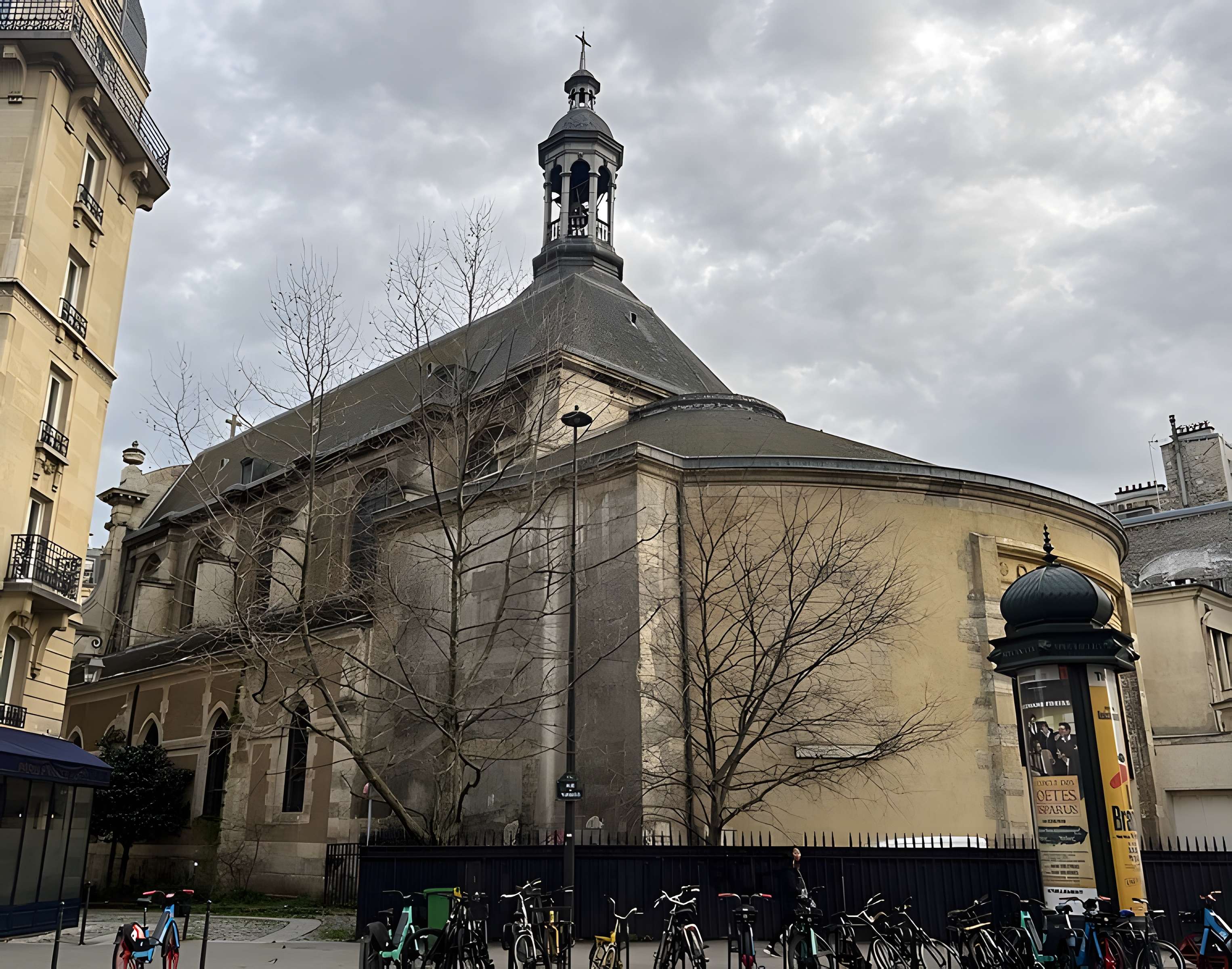 Église Sainte-Élisabeth-de-Hongrie à Paris