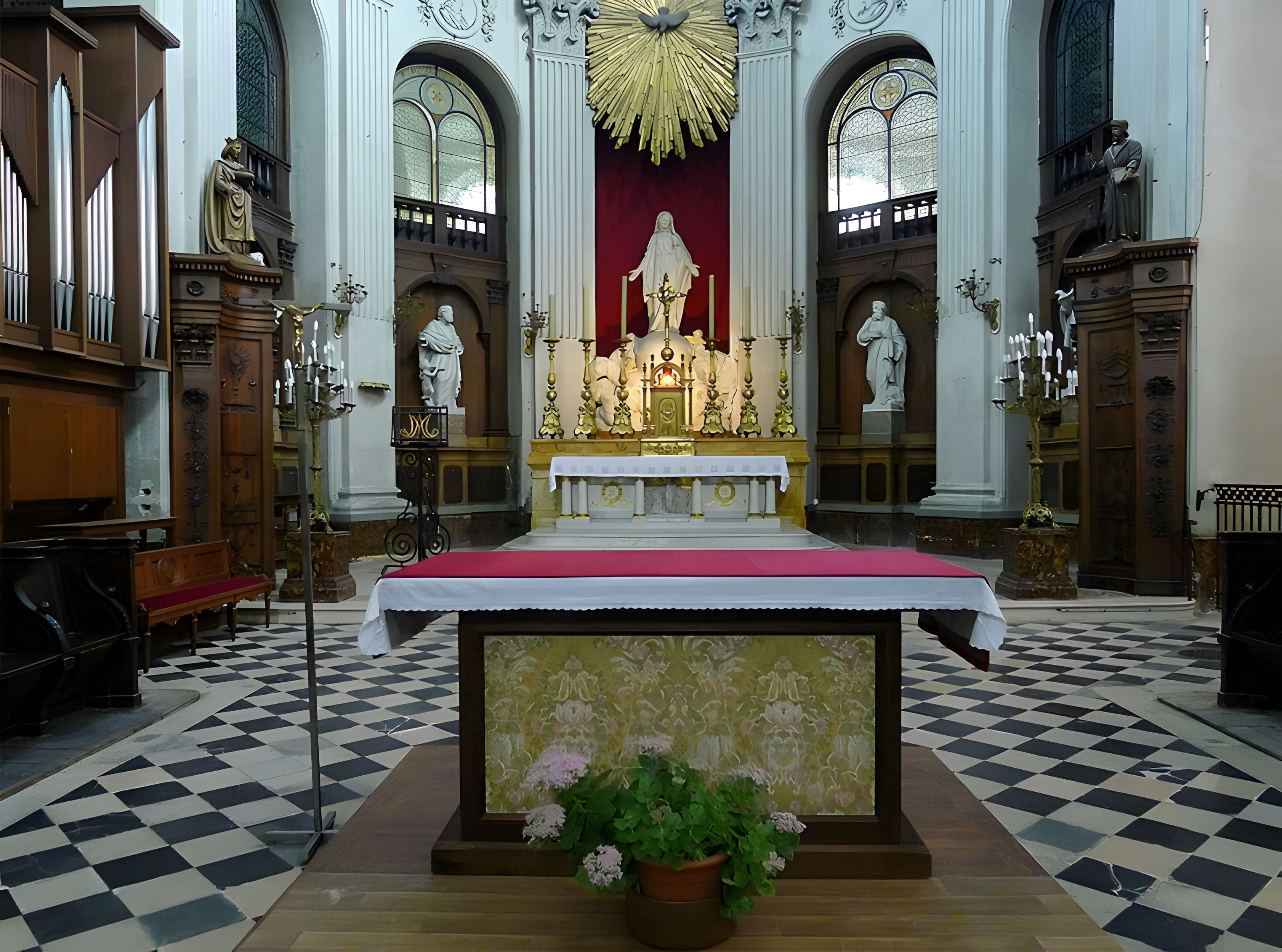Église Notre-Dame-des-Blancs-Manteaux à Paris