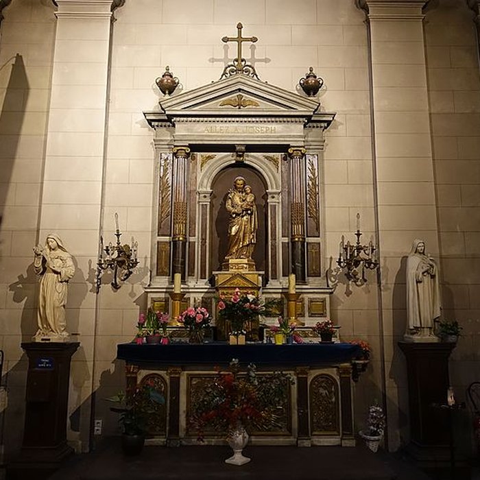 Photo de Église Saint-Pierre-du-Gros-Caillou à Paris