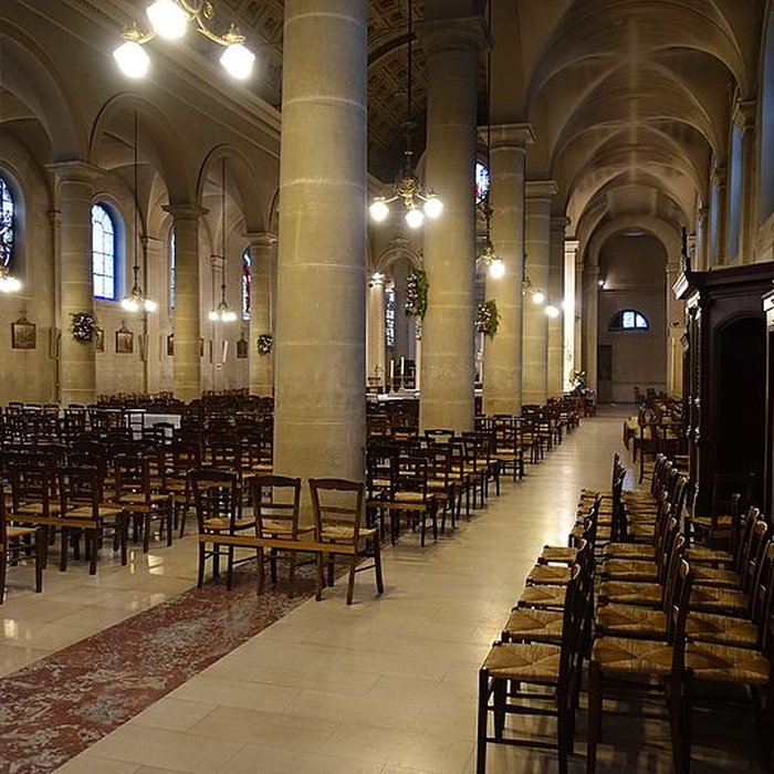 Photo de Église Saint-Pierre-du-Gros-Caillou à Paris