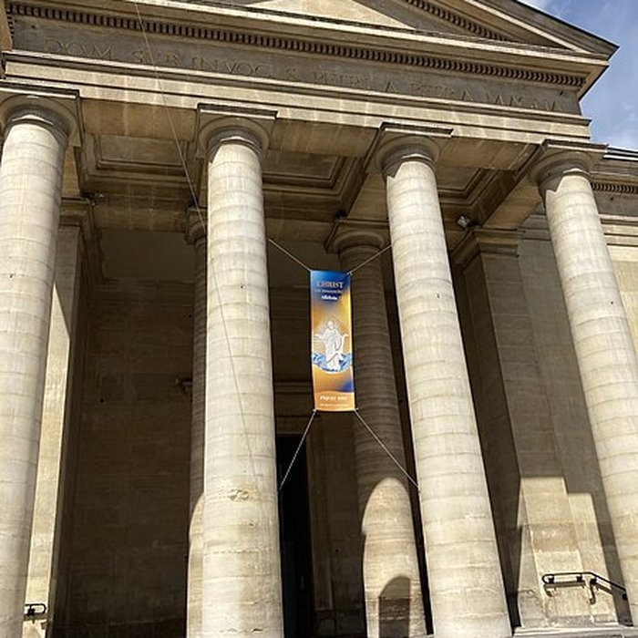 Photo de Église Saint-Pierre-du-Gros-Caillou à Paris