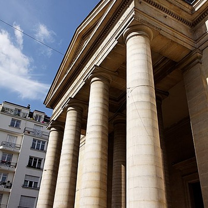 Photo de Église Saint-Pierre-du-Gros-Caillou à Paris