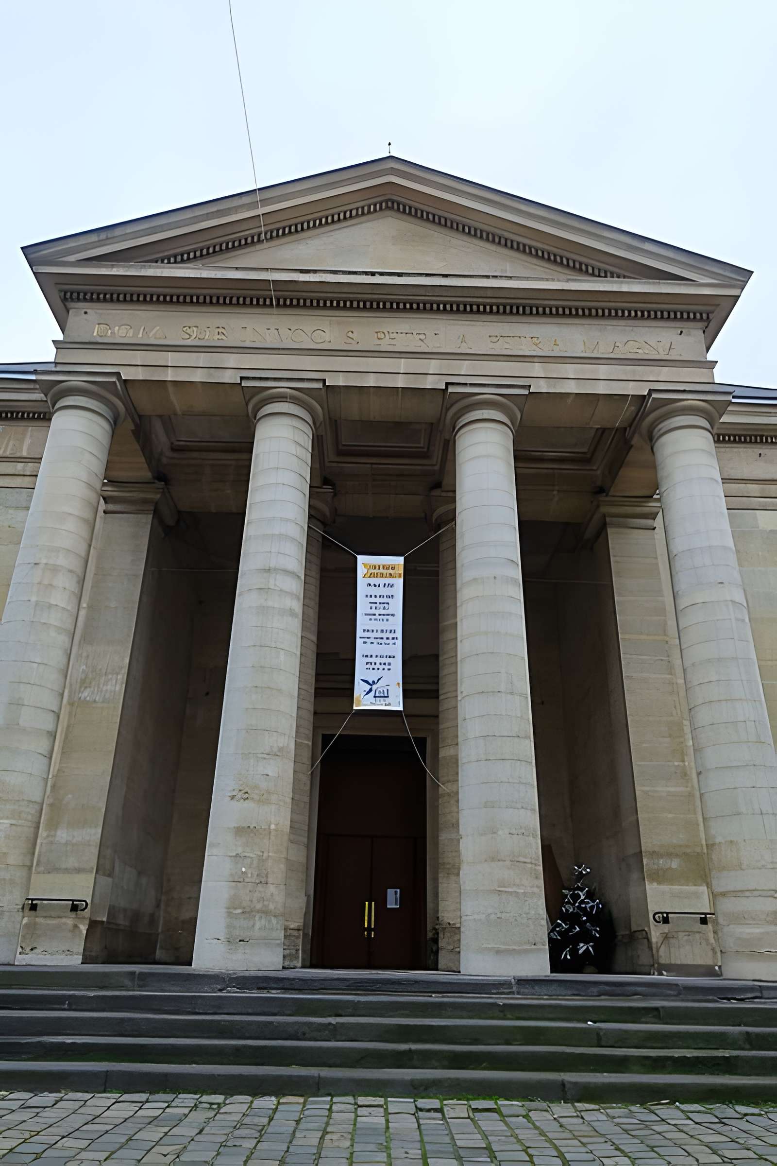 Église Saint-Pierre-du-Gros-Caillou à Paris