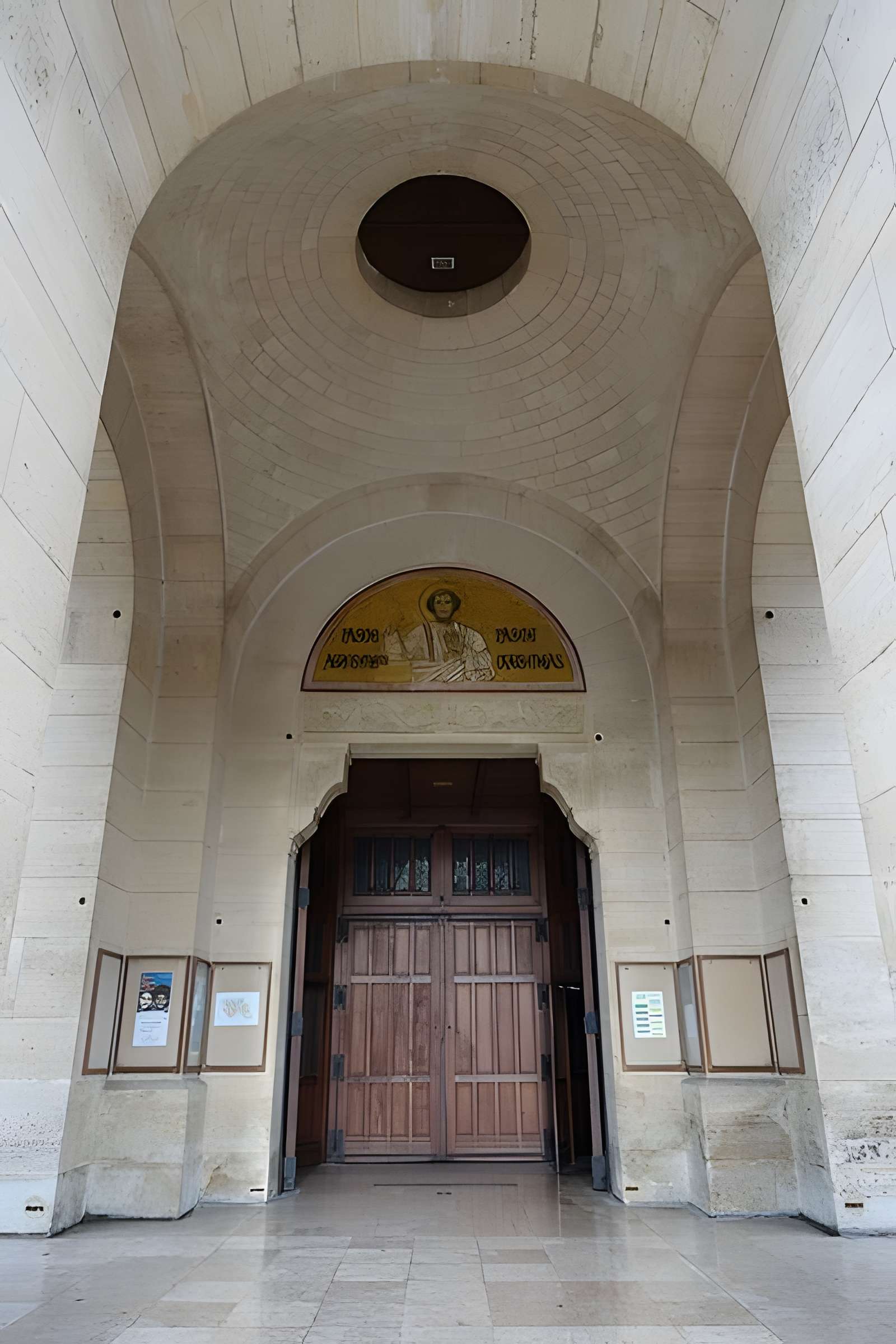 Église Saint-Pierre-de-Montrouge à Paris