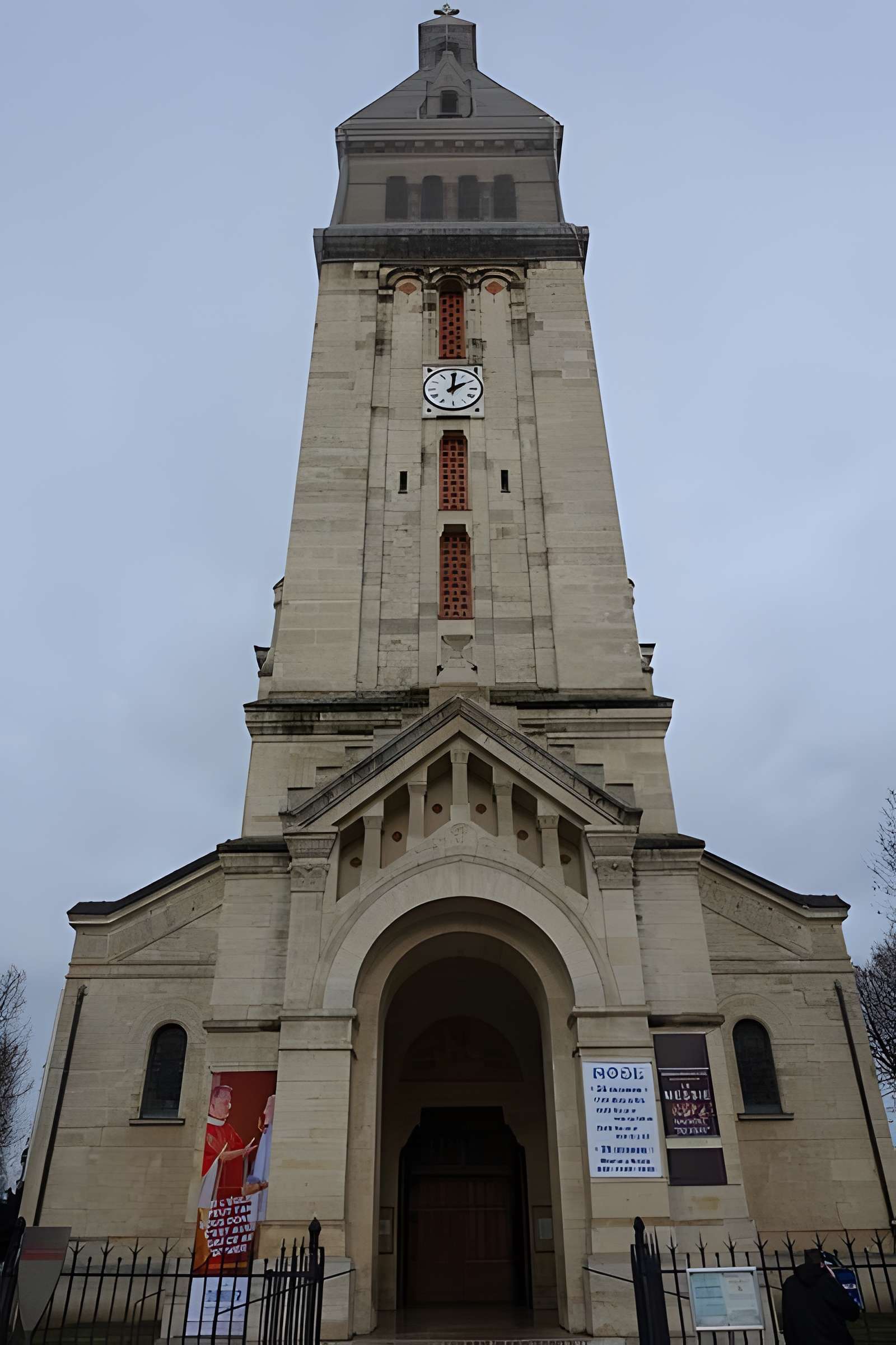 Église Saint-Pierre-de-Montrouge à Paris