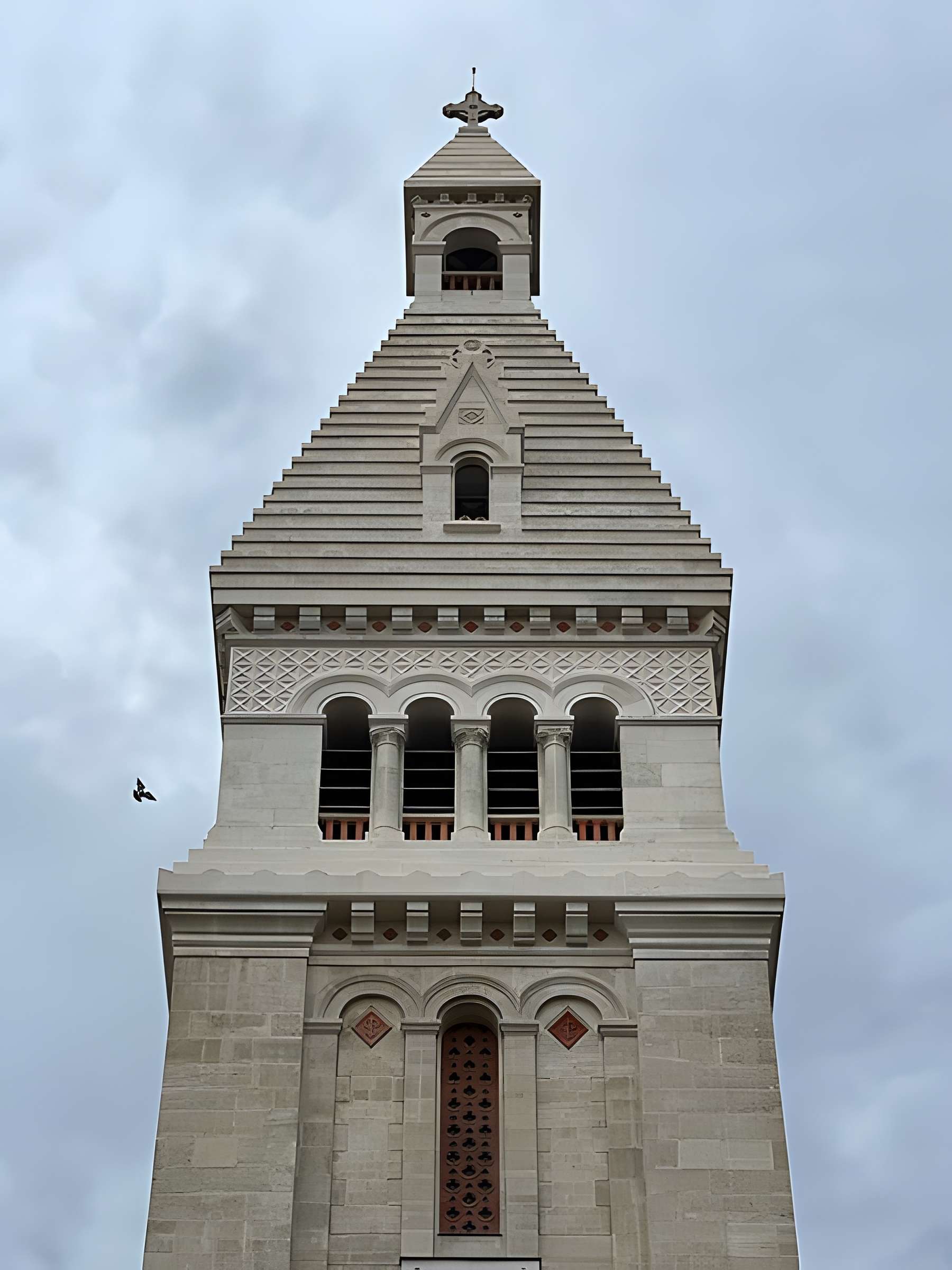 Église Saint-Pierre-de-Montrouge à Paris