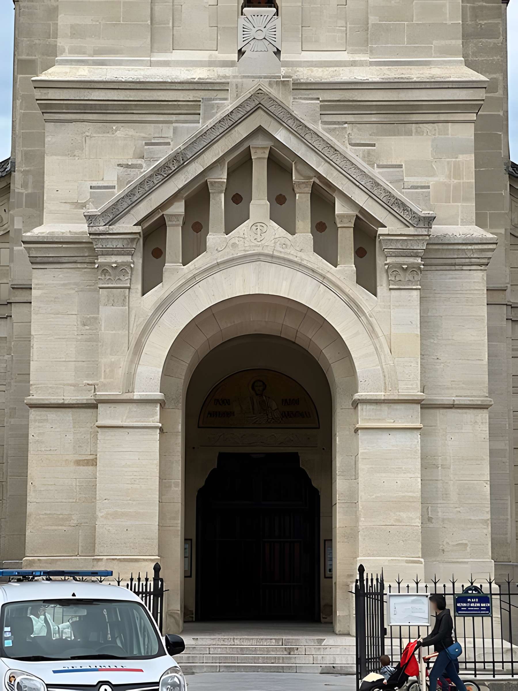 Église Saint-Pierre-de-Montrouge à Paris