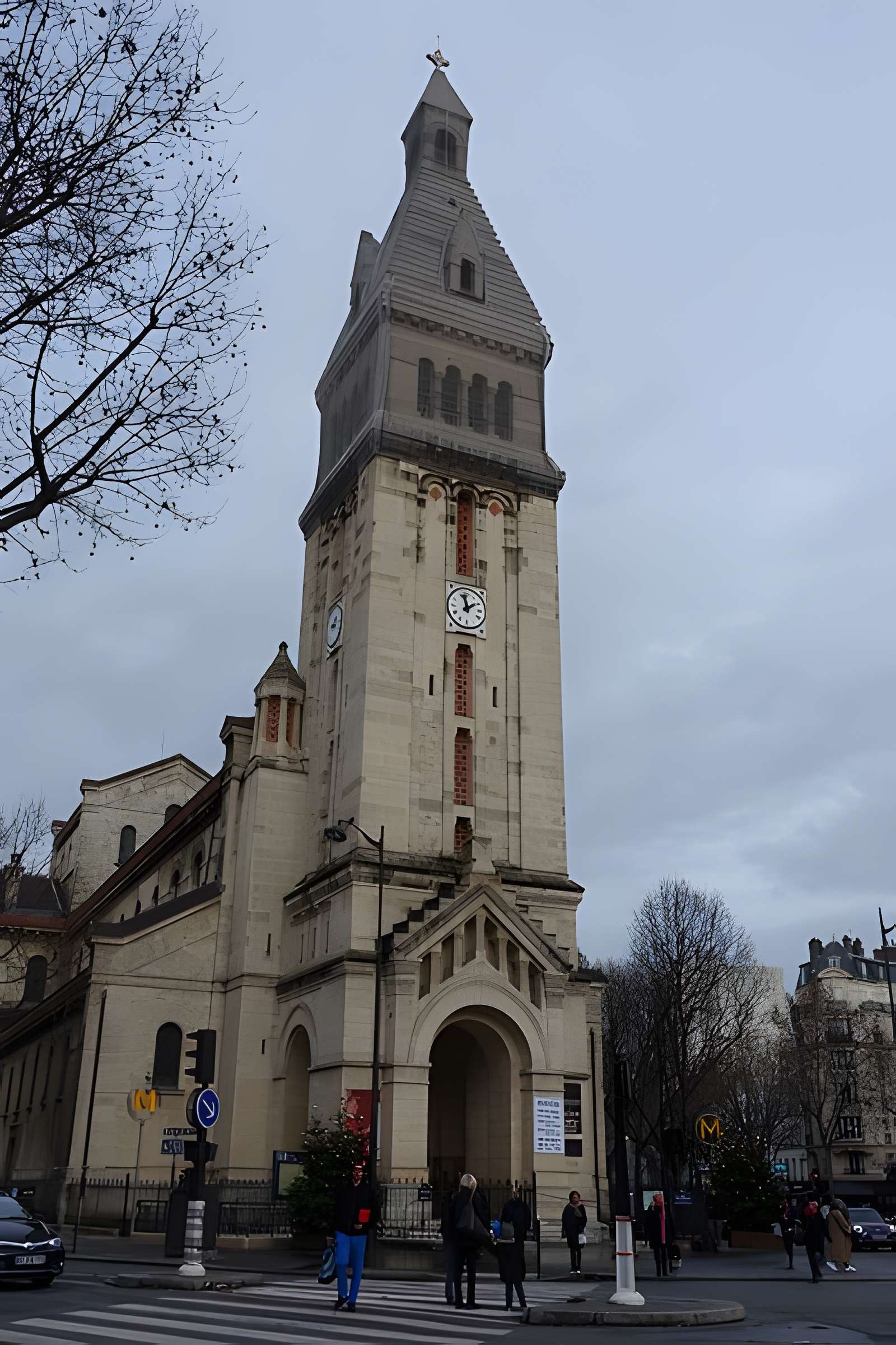 Église Saint-Pierre-de-Montrouge à Paris
