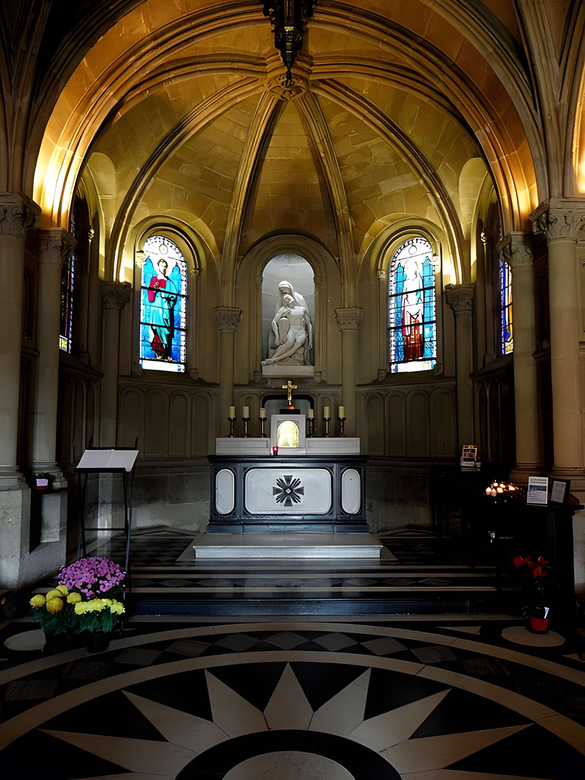 Église Notre-Dame-de-Compassion à Paris