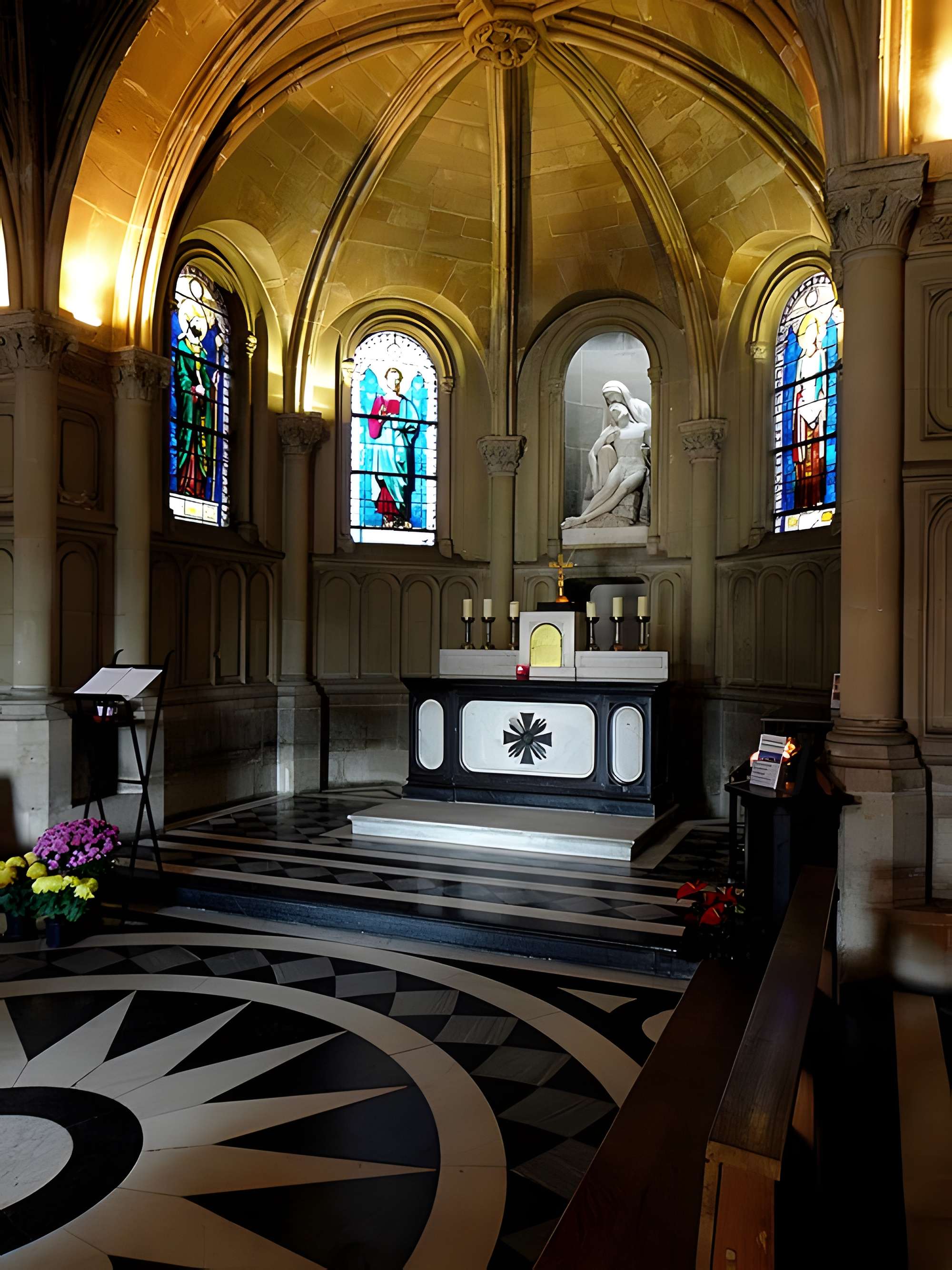 Église Notre-Dame-de-Compassion à Paris